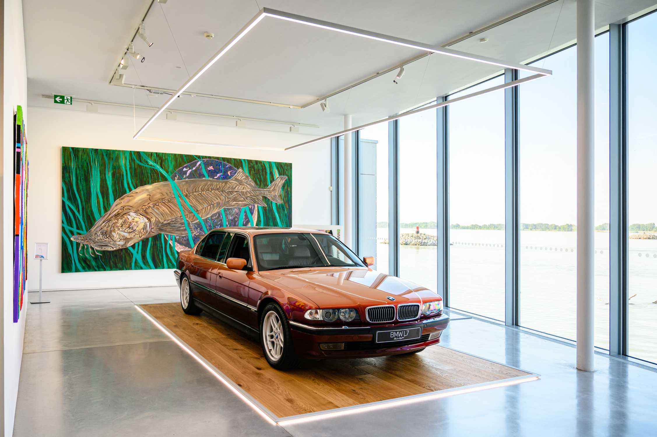 P90427603-bmw-7-series-styled-by-fashion-designer-karl-in-danubiana-06-2021-2254px